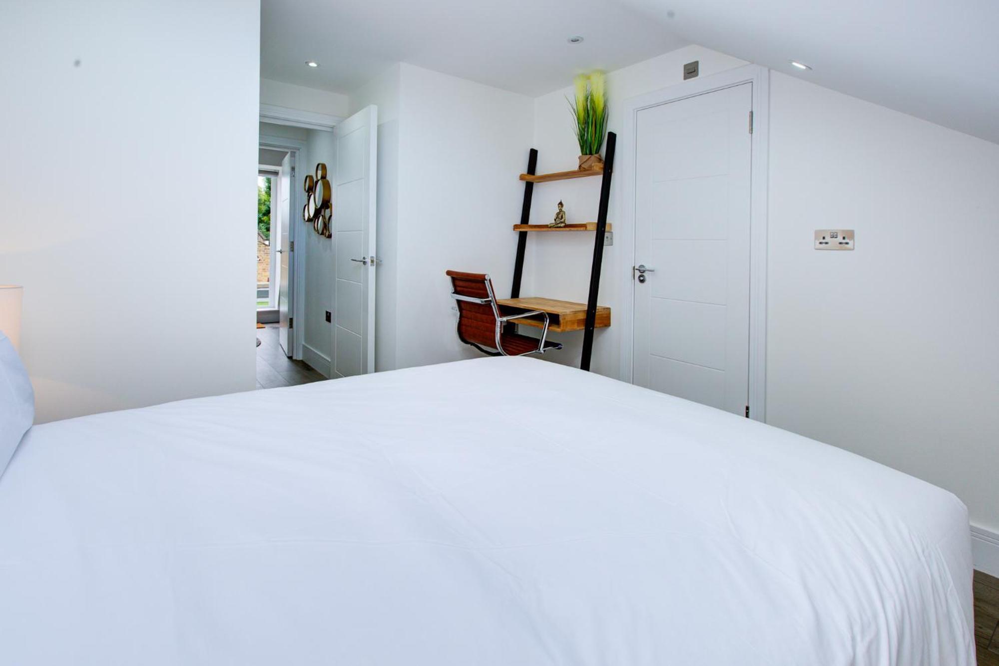 Hybrid Resi - London, Wandsworth Close To Clapham * London
